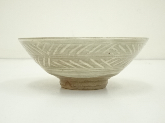 道具 ] - 道具 九谷焼 菁光窯造 彫三島茶碗（共箱） | ネットショップ